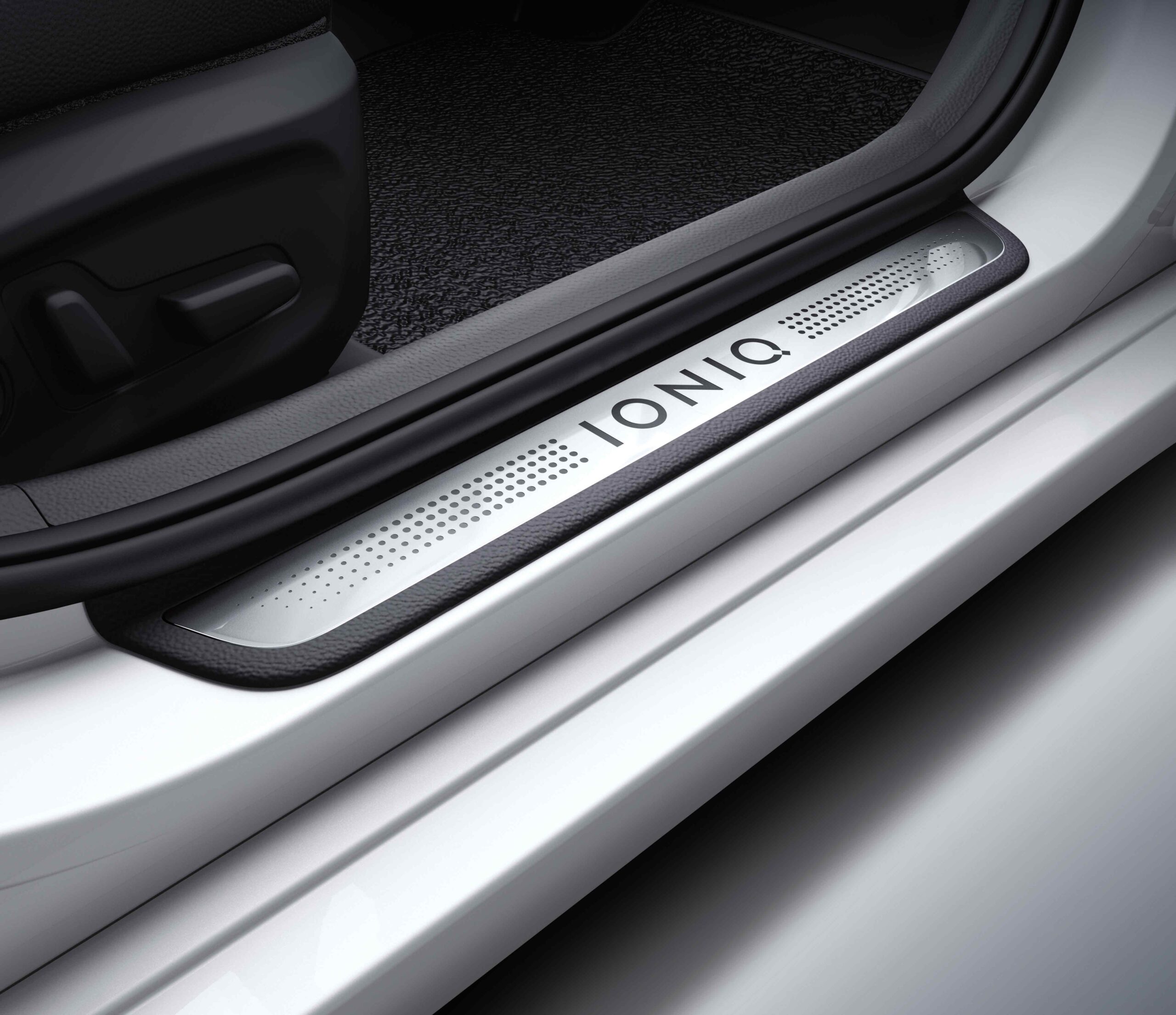 ioniq hybrid highlights side front view white original scaled ioniq hybrid highlights side front view white original scaled